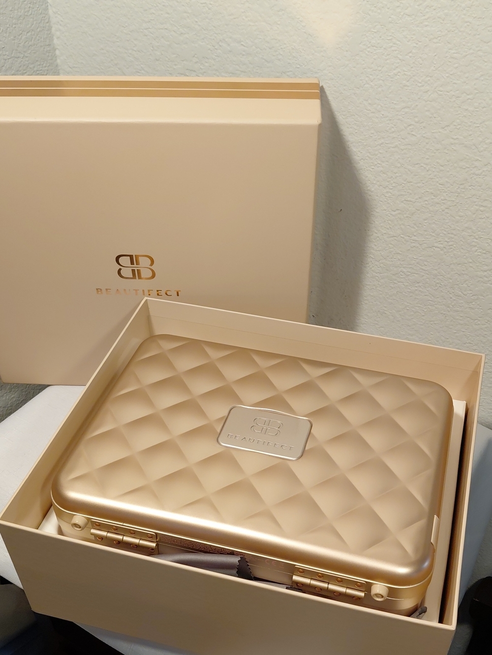 Beautifect Rose Gold Makeup Case